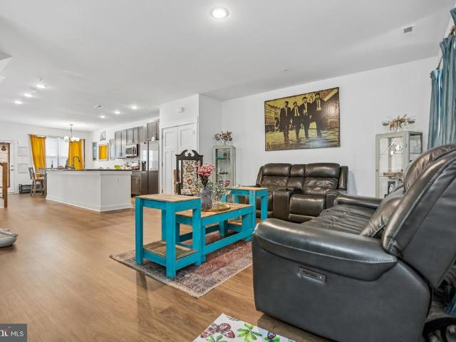 382 Waverley Drive