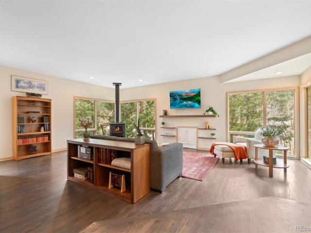 3834 Valley Drive