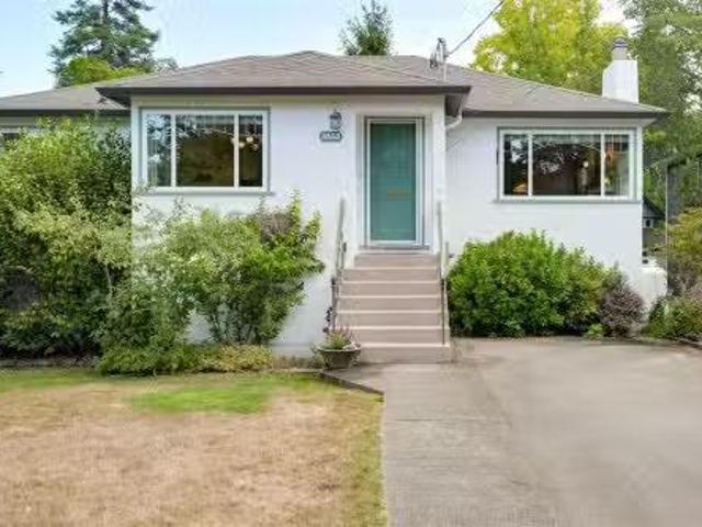 3835 Cumberland Rd, Saanich, BC, V8P 3S1 Luxury House for sa.