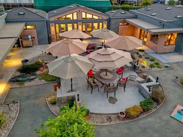 3838 Bonita View
