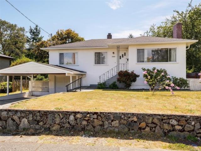 3832 Carey Rd, Saanich, BC, V8Z 4C4 house for sale | Listing ID 1040 | Royal LePage