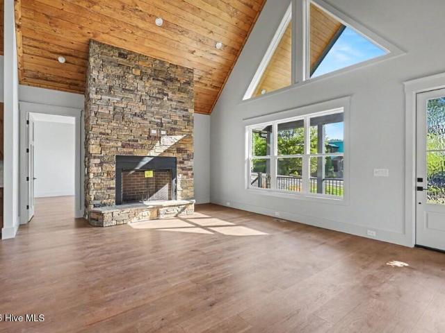 383 Rustic Barn Trail