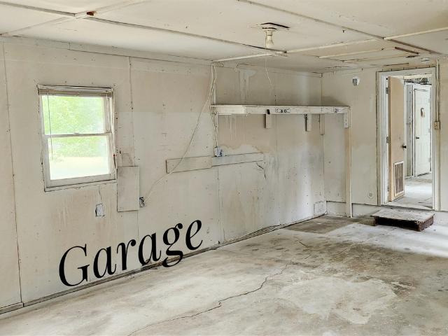 383 W 8 Mile Road