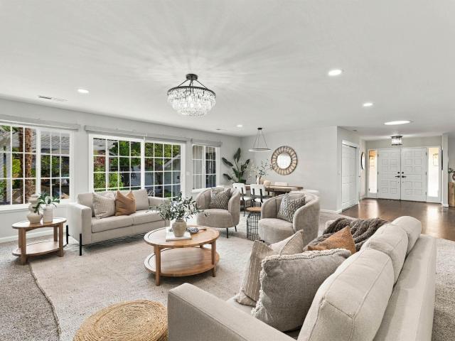 38454 Glenview Dr