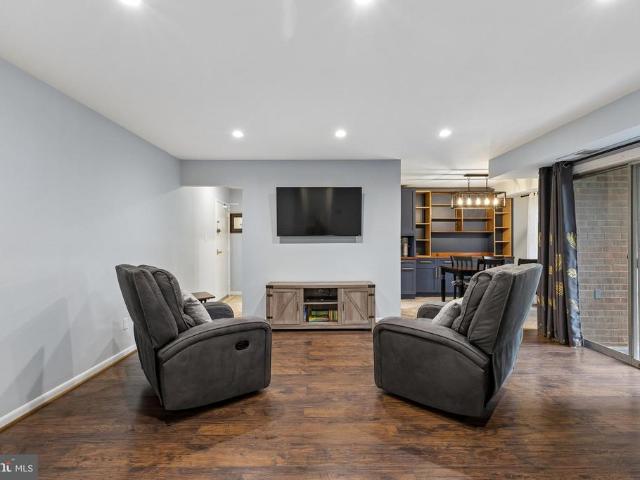 3846 Lyndhurst Drive # 102