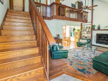 3842 S Laurel Court