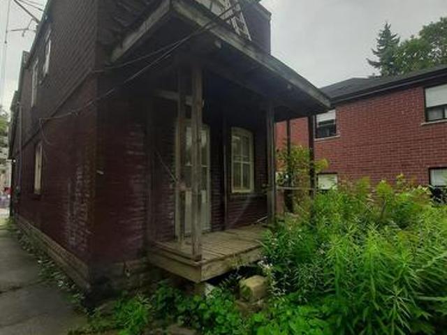 384 Coxwell Avenue, Toronto, ON, M4L 3B7 house for sale | Listing ID E13708 | Royal LePage