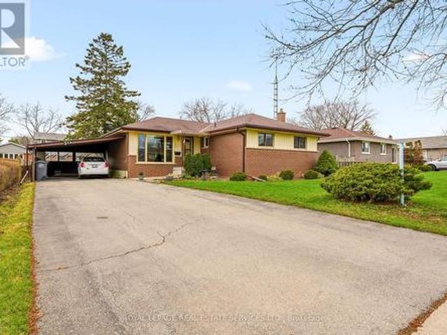 384 Appleby Line, Burlington, ON, L7L 2X8 house for sale | Listing ID W13012 | Royal LePage