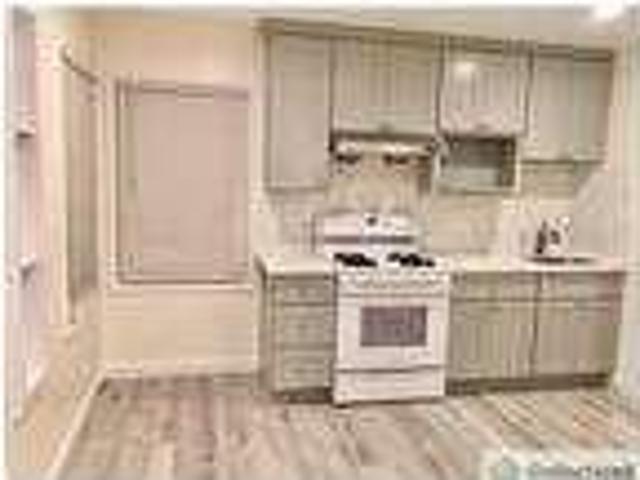 384 Bristol Blvd