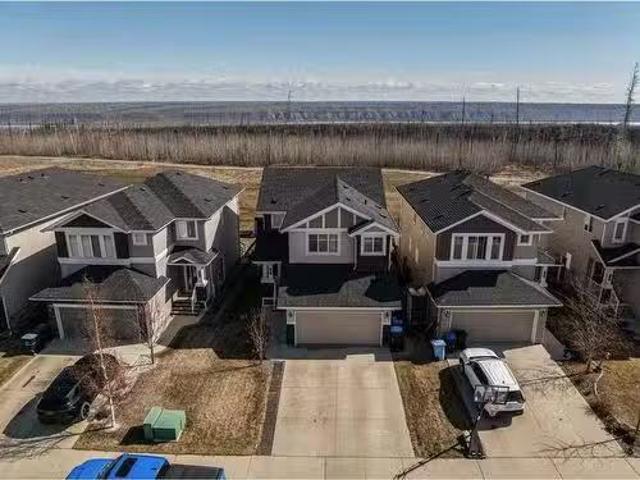 384 Dixon Road, Fort Mcmurray, AB, T9K 2Y6 house for sale L.