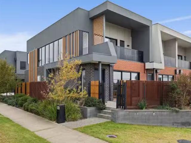 384 Point Cook Road, Point Cook, VIC 3030