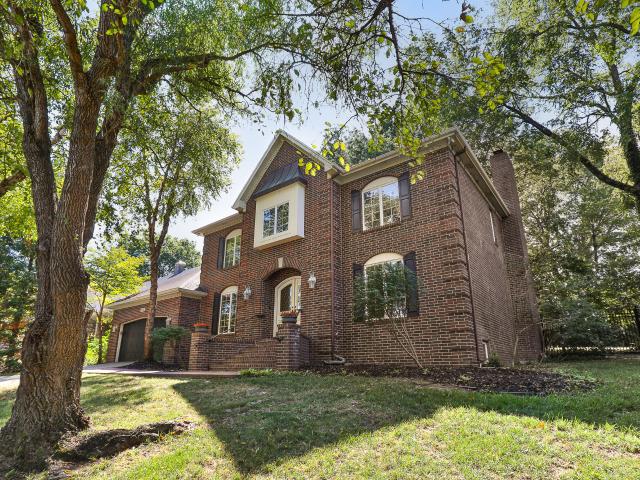 3850 E Country Place