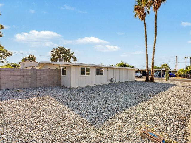 3850 e poinsettia drive
