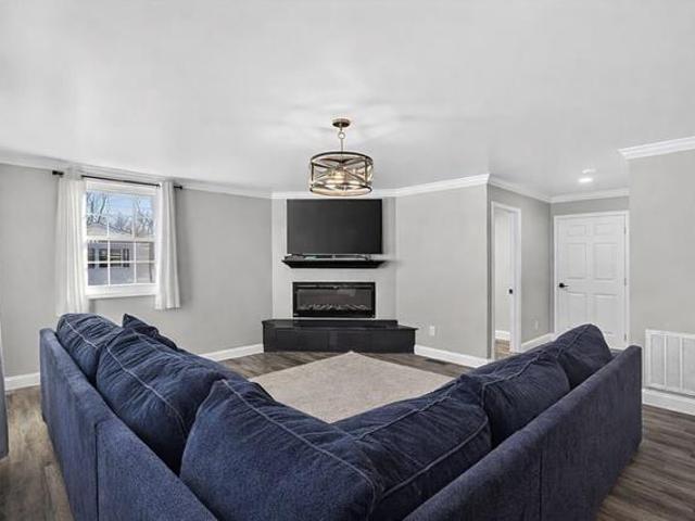 385 Campbell Dr
