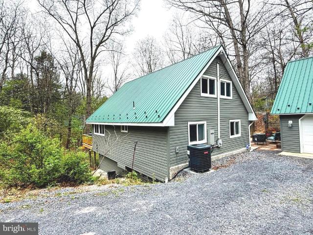 385 Crowfoot Lane