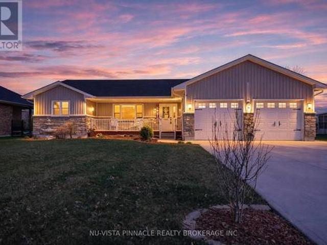 3864 St Clair Parkway, St. Clair, ON, N0P 2B0 house for sale | Listing ID X13006 | Royal LePage
