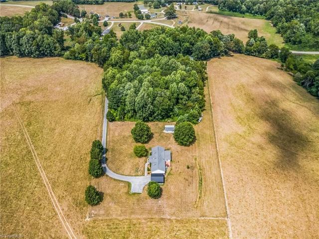 3868 Running Cedar Lane