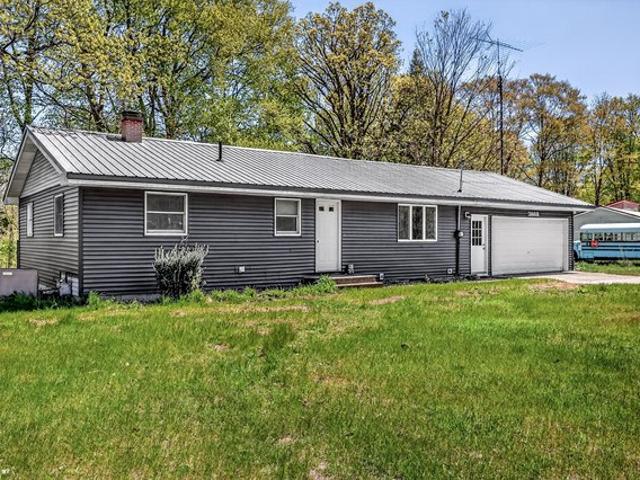 3868 S Riverview Dr, Hesperia, MI 49421
