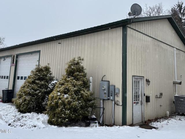3861 forest hill road
