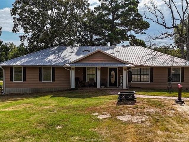 3861 S State Highway 75, Centerville, TX 75833