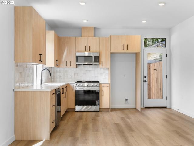 3863 N Willis BLVD # 8