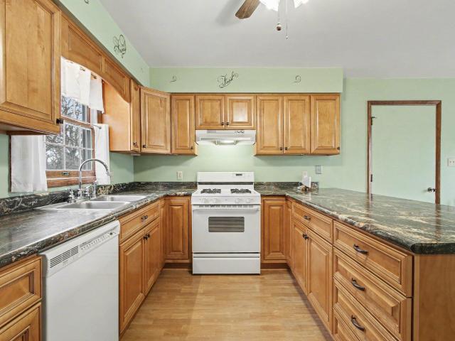 3863 Kingsway Drive