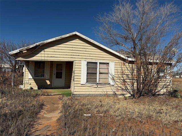 386 County Road 812, Sylvester, TX 79560