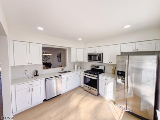 386 Inwood Ct