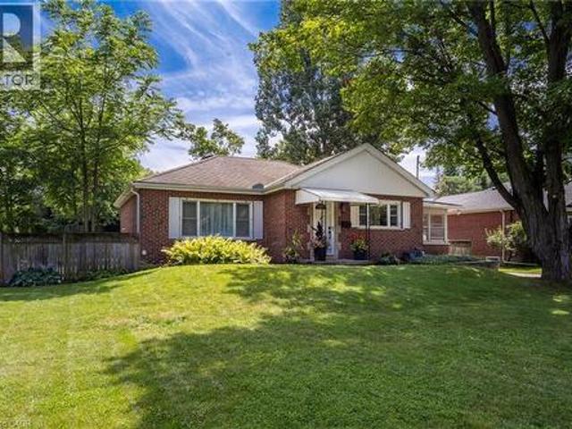 386 Patricia Drive, Burlington, ON, L7T 1K2 house for sale | Listing ID 40851 | Royal LePage