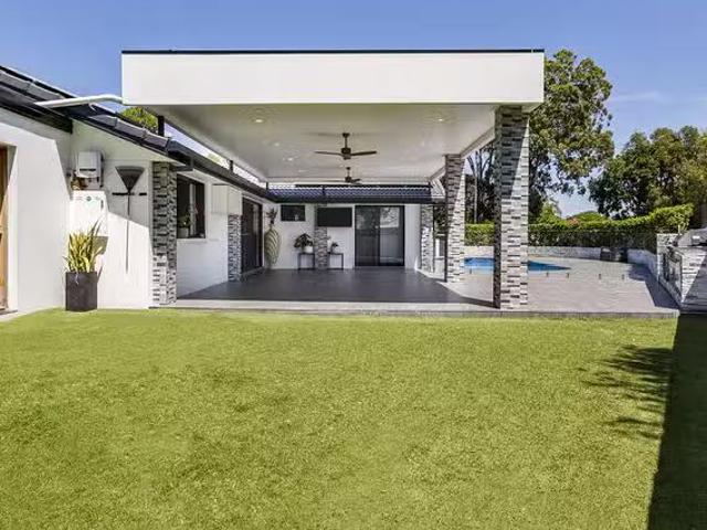 386 Rio Vista Boulevard, Mermaid Waters, QLD 4218
