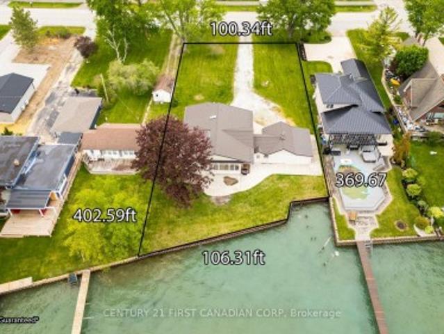 3877 St Clair Parkway, St. Clair, ON, N0P 2B0 house for sale | Listing ID X13728 | Royal LePage