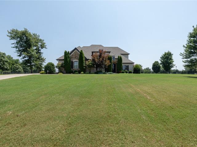 3879 W Norwood Place