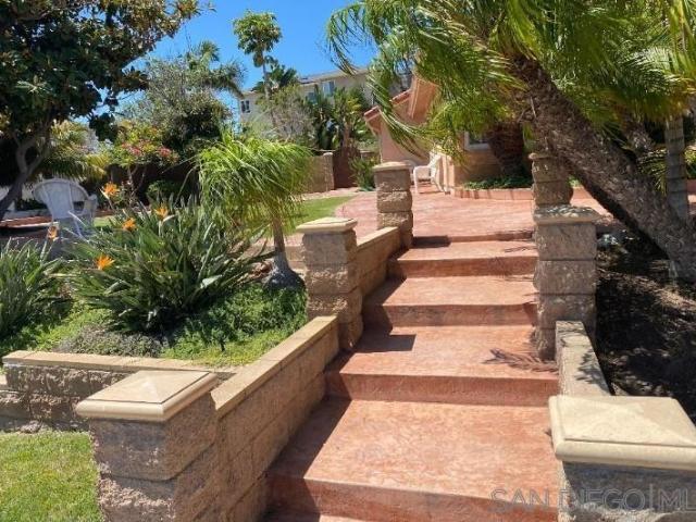 387 Bay Leaf Dr
