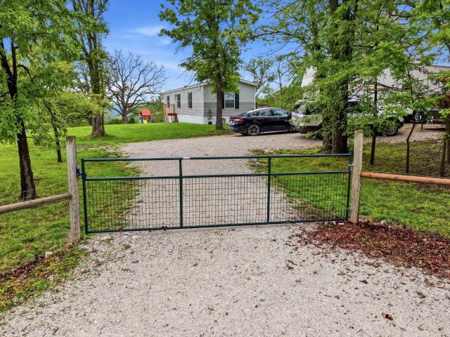 387 E 400th Road
