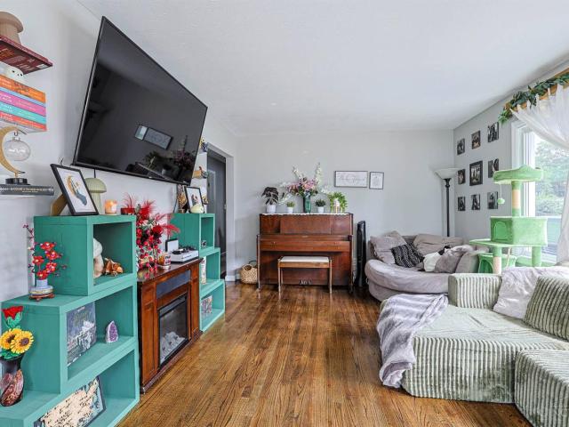 387 E Pike Street