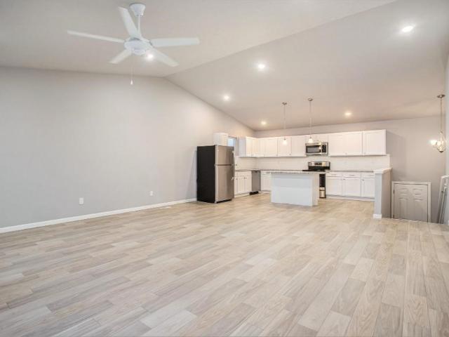 387 Pinery Lane