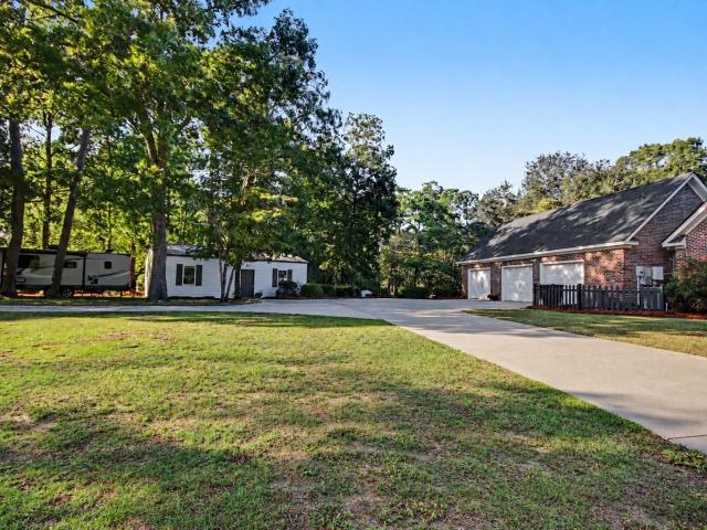 387 Robin Dr
