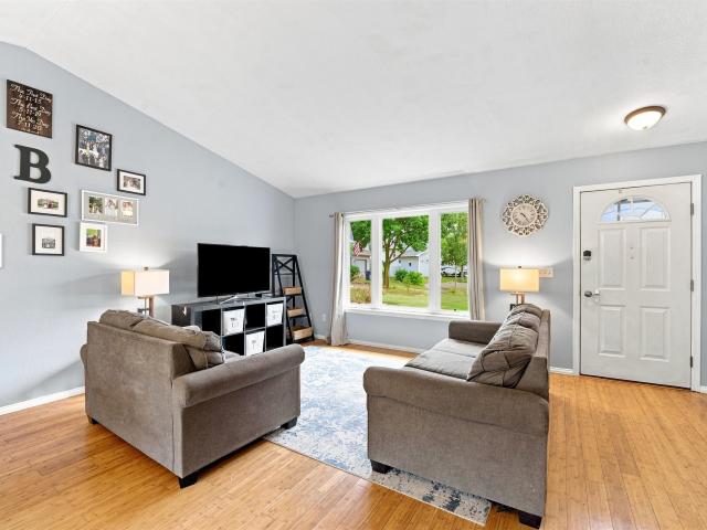 3885 cobblestone court