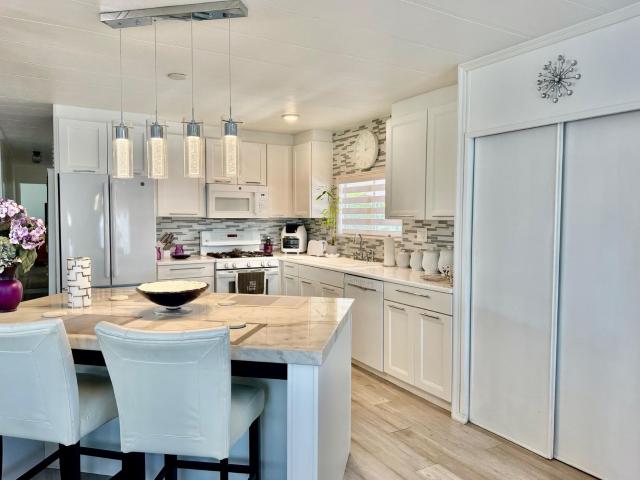 38890 Desert Greens Drive W, Palm Desert, US, CA