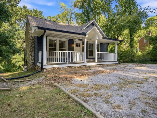 3889 Bonny Oaks Drive