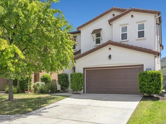 3880 Lake Circle Dr, Fallbrook, CA 92028