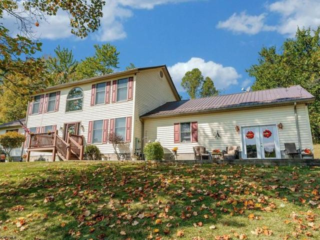 388 Arbogast Ln, Morgantown, WV 26508