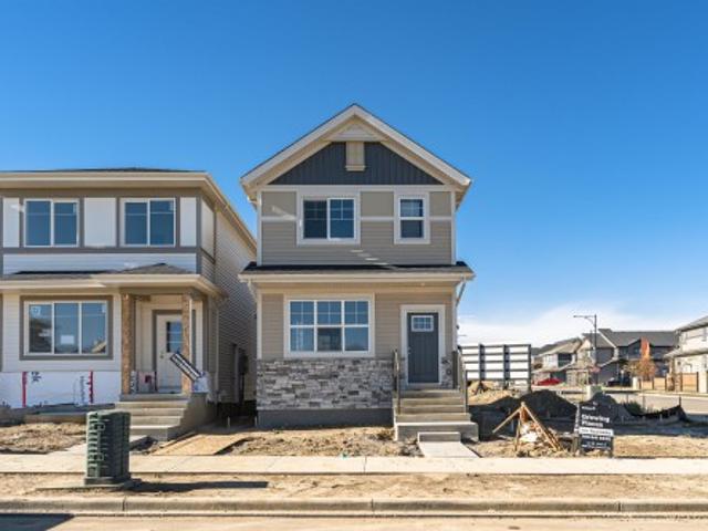 3896 Wren Crescent Nw, Edmonton, AB, T5S 0S9 house for sale | Listing ID E4514 | Royal LePage