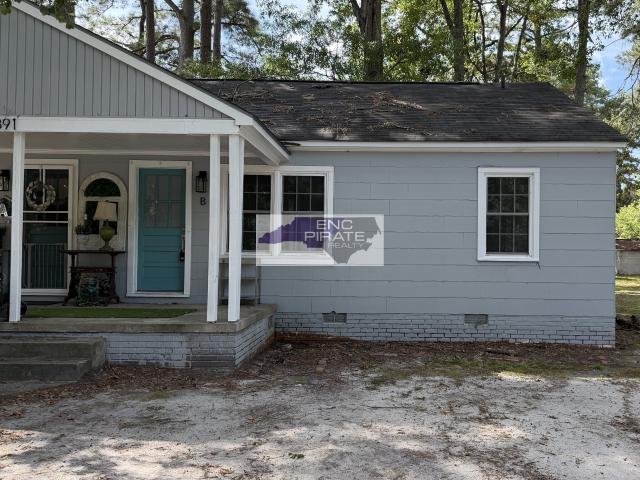 3891 B McWhorter St, 2 beds, 1 full bath
