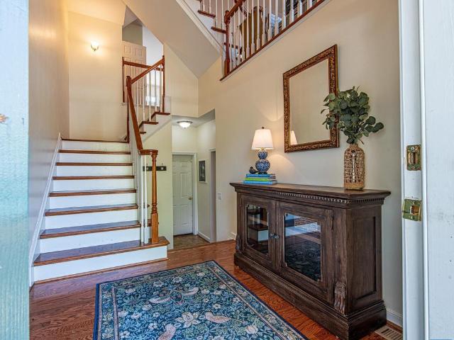 389 Claremont Ln