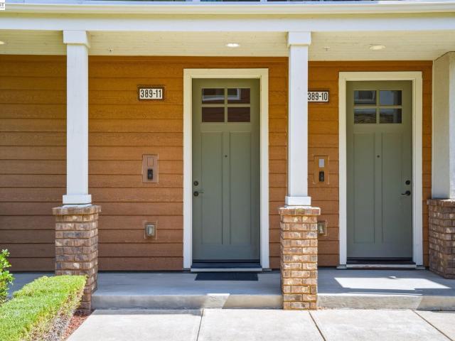 389 Basswood Cmn 11