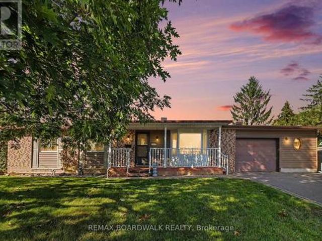 389 Hatfield Crescent, Ottawa, ON, K1E 1M6 house for sale | Listing ID X13777 | Royal LePage