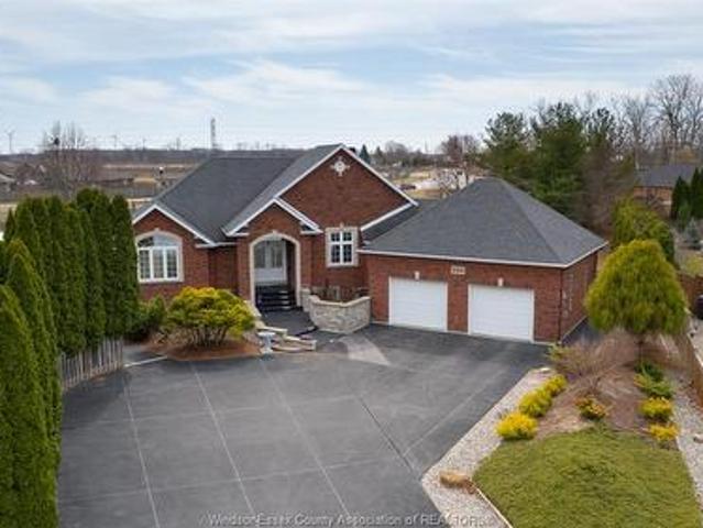 389 Pinehurst Drive, Lakeshore, ON, N8L 0X4 house for sale | Listing ID 26021 | Royal LePage