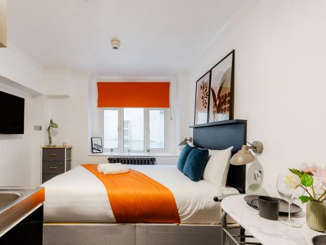 38 3 Leinster Square, W2