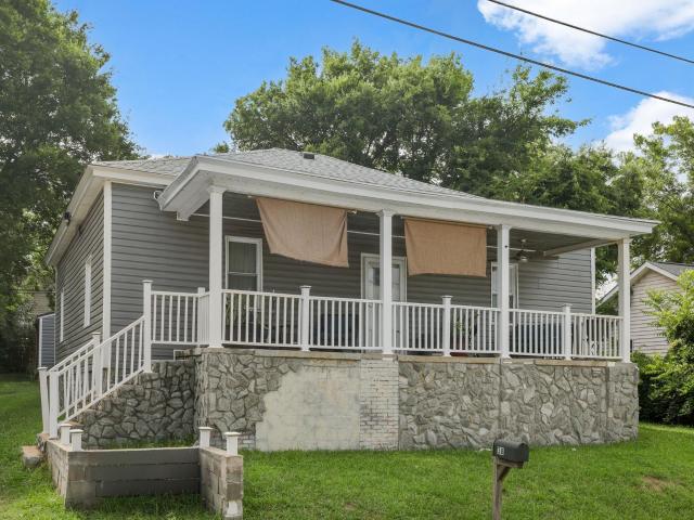 38 3rd Avenue